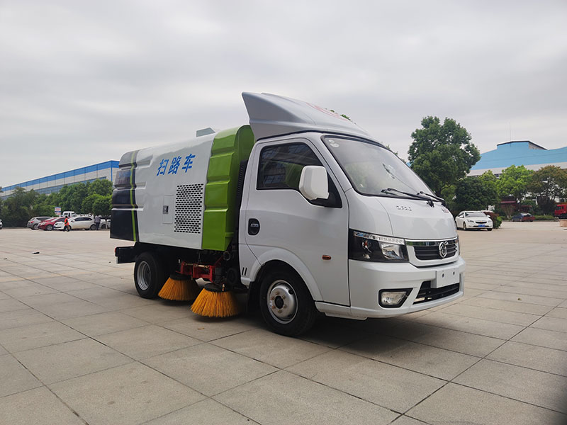 东风途逸扫路车